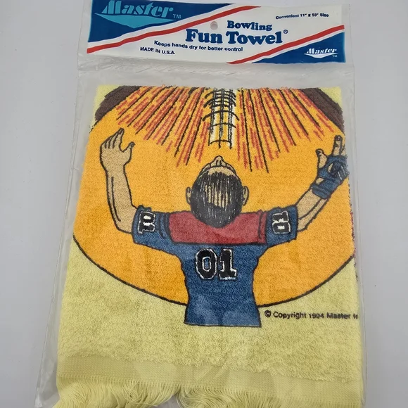 Vintage 90s Bowling Ball Fun Sport Towels Pair Master Industries NOS Comic Towel - Picture 7 of 10